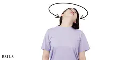 《4》ゆっくりと大きく首を回す。このとき呼吸を止めないように注意し、深呼吸をしながら左右4回転ずつ繰り返して。