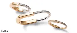 リング「ティファニー ロック」（人さし指）（RG×DIA）￥935000・（中指上）（RG×WG×DIA）￥852500・ダブルリング（RG×WG×DIA）￥1397000・ピアス（RG）￥522500／ティファニー・アンド・カンパニー・ジャパン・インク（ティファニー）　