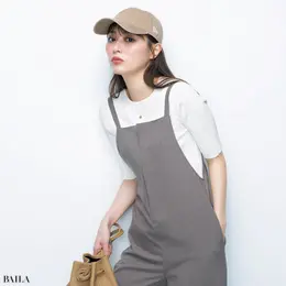 Tシャツ感覚で使えるリブニットで女らしさもさりげなく【BAILA今日のコーデ】