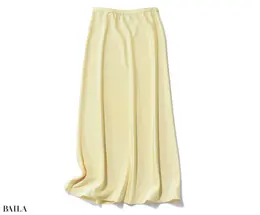 バッグ￥57200／アモーメント