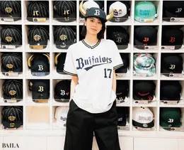 インパクト抜群の「角付きキャップ」（￥3500）　