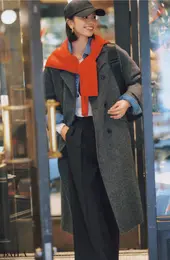 気心知れた仲間たちととことん盛り上がる恒例の新年会。  はっと目を引く華やかなグリーンと親しみやすくてやわらかな起毛感。  一枚で素敵に着映えるシャギーニットが素顔の私を自然に格上げしてくれる。 