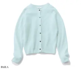 カーディガン￥75900／エイトン青山（エイトン）