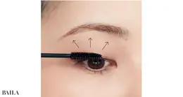 《5》黒のマスカラでグラデーションの仕上げを