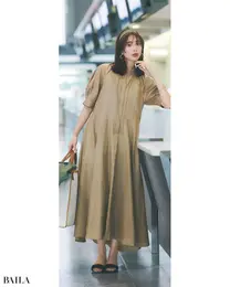 ドレッシーな要素が詰まった一枚も ベージュなら柔和にまとめてくれる