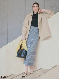 ほんのり甘めな黒スタイルに 可愛げのあるショート丈が好相性