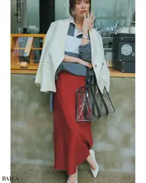 きれいな色や柄を楽しむ日にリラクシーな白がいいバランス