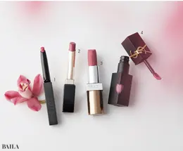 ドリームオン アリューリング リル one X01 ￥4070／THREE（1/22限定発売）　ベルベット フィット リップスティック 06 ￥5830（ケースとセット価格）／SUQQU（1/24発売）　モノクローム ウェイトレス リップカラー ブラウンシリーズ（スムースナイロン） B109 ￥7260／プラダ ビューティ（2/6限定発売）　YSL ザ インクス ブラークリーム 44 ￥6490／イヴ・サンローラン・ボーテ（1/17発売）　