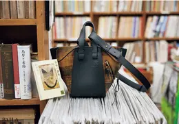 LOEWE　ハンモックバッグ コンパクト