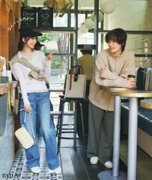 《DAY10》シャツをたすきがけしてオフ仕様に。お目当ての＂カフェラテwithハニー＂は完売！　もしかして山中くん…、買えたの!?