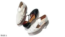 足もとは抜け感サンダルで！