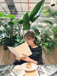 田辺優希さん （29歳）. Tops/ DHOLIC Skirt/ ANAYI