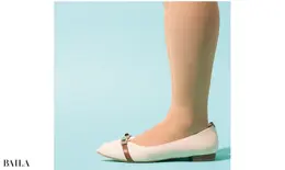 A.ストッキングにクッションつき浅ばき靴下 を重ねばきする