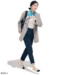 営業で外回り▶︎大きめリュックと釣り合う ダブルジャケットで颯爽と