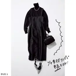 ツヤ素材ワンピで色気をON！