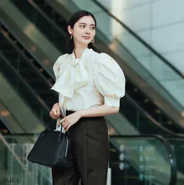 着映え要素を盛り込んだ小粋なボウタイブラウス