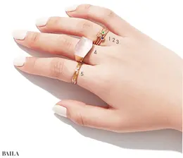 キャラに合った色石を軸に印象鮮やかに重ねて盛り上げて