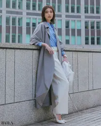 品も旬も、女性らしさもこの一着に。モカトレンチでベーシックを刷新！