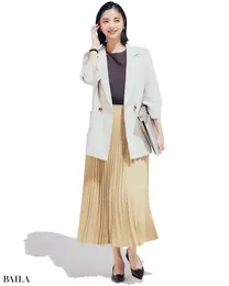 社内プレゼン▶︎軽快な淡色ジャケットを軸に柔和なイメージを目指す