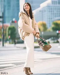 シームレスなダウンなら防寒とファッション性を両立するお仕事コーデがかなう