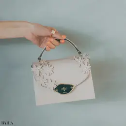 バッグ￥239800／フ ルラ ジャパン（フルラ）　