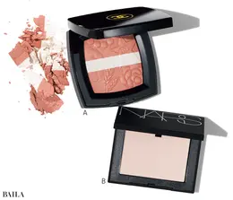 レ シーニュ ドゥ シャネル 998 ￥11110／シャネル（10/31限定発売）　　NARS ブラッシュ N 959 ￥5060／ナーズ ジャパン