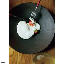 高松市内の牧場のミルクを使った名物のカプレーゼ