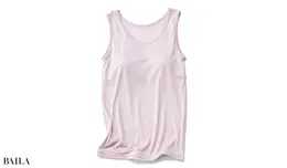 タンクトップ￥4800・ブラパット￥350／シルクふぁみりぃ　