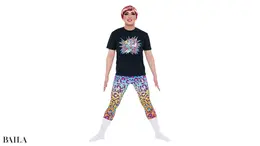 《1》脚を肩幅より広く開きつま先は45°で立つ