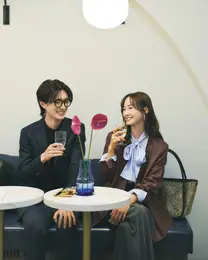 《DAY2》上司も参加する新人歓迎会には、華やぎシャツにジャケットできちんと感を。山中くんもカフェ巡りが趣味と知って意気投合！