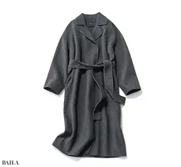 5 薄手のリバーコートは脱ぎ着しやすく旅先で便利。コート￥35200／ノーク