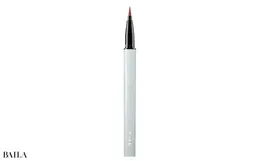 グラフィック リクイド アイライナー EX-03 ￥3300／RMK Division（限定発売）