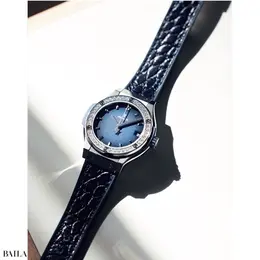HUBLOT　時計「クラシック・フュージョン チタニウム ディープブルー ダイヤモンド」
