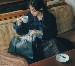 クラス感のあるデザインと、見た目に反した軽さ。この実用性は投資価値あり