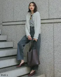 ふわふわのラメツイードで 着慣れたデニムの鮮度を上げて