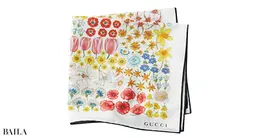 素敵な人の必携品、フローラ プリントのハンカチーフ