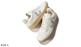 靴￥31900／シードコーポレーション（ヴェジャ）