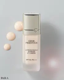 ディオール　プレステージ ホワイト ル プロテクター UV ルミエール シアーグロウ