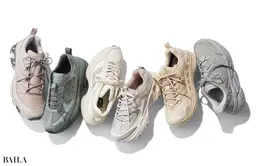 ニュアンスカラーのラン系スニーカー