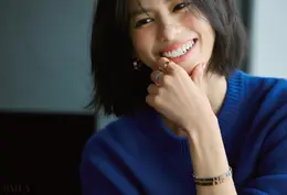 DIORのジュエリーと笑顔の佐藤晴美