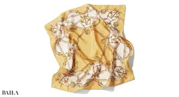 スカーフ（57×57）￥7700／アンタイトル　