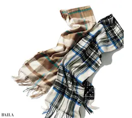 マフラー（各）￥39600／マニプリ