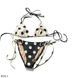 トップ￥25300・ボトム￥25300／ロンハーマン（ヌー スイム）