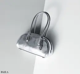 「ルル」（11.5×24× 8 ）￥ 55000／マイケル・コース カスタマーサ ービス（マイケル マイケル・コース）