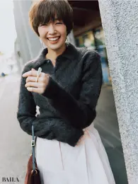 気張らないポロニットで フレンドリーなムードを呼び込む