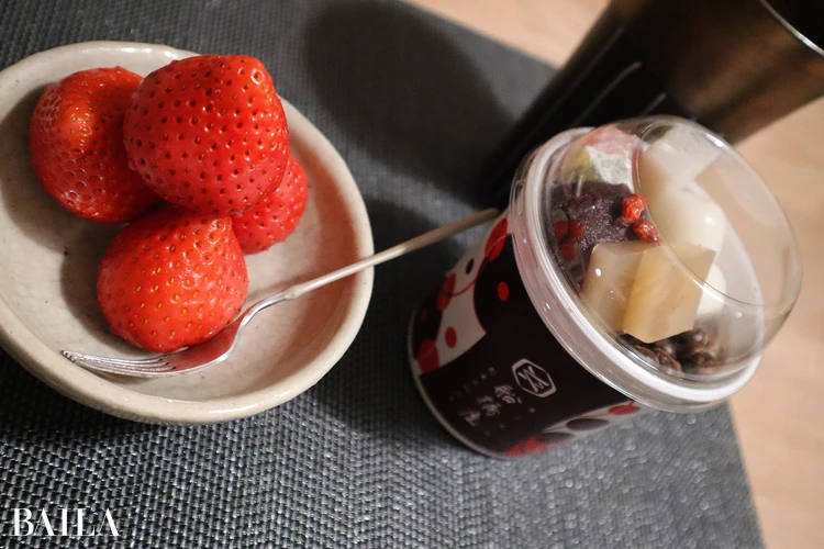 「おやつは大好きでガマンしたくないので、洋菓子よりも低カロリーでヘルシーなフルーツや和菓子などを中心に選ぶようにしています」(加納さん)