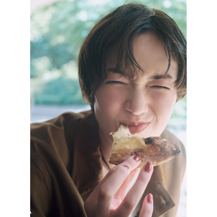 佐藤栞里が新宿の「GRIN」を訪問