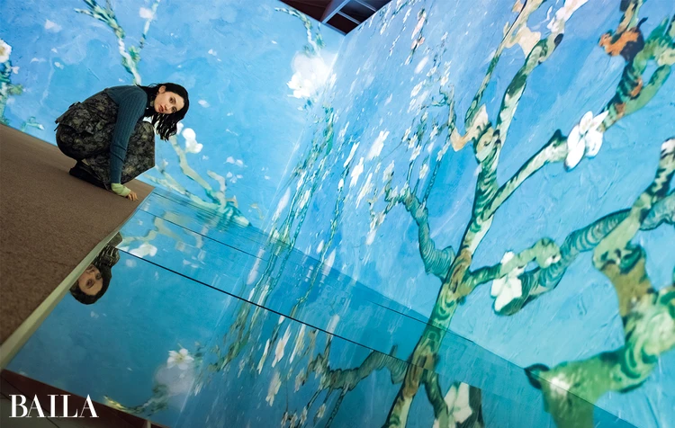 市川紗椰 　イマーシブ＋実物の絵画という組み合わせが斬新。いちばん理解が深まる展示方法かも！