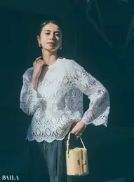 佐藤晴美　ブラウス￥176000／ドゥロワー 青山店（ドゥロワー）　