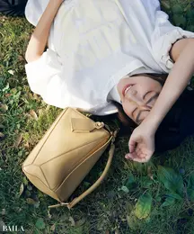 桐谷美玲とLOEWE（ロエベ）の新作「パズル」バッグ